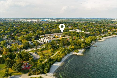 19-5475 Lakeshore Rd, Burlington, ON, L7L1E1 | Card Image