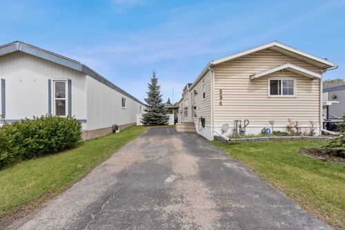 254 Erin Woods Cir Se, Calgary, AB, T2B3C9 | Card Image
