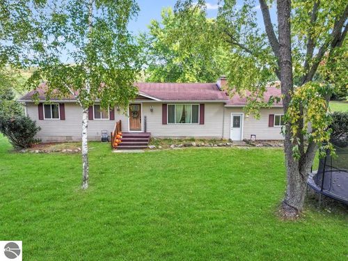 10310 W Lincoln Rd, Riverdale, MI, 48877-9702 | Card Image