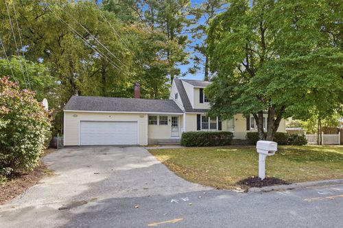 3 Alice Drive, Nashua, NH, 03063 | Card Image