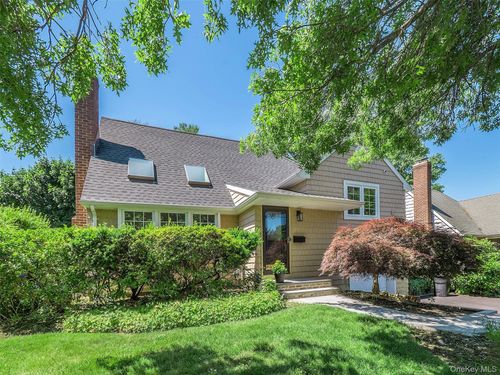 25 Andover Rd, Port Washington, NY, 11050-4301 | Card Image