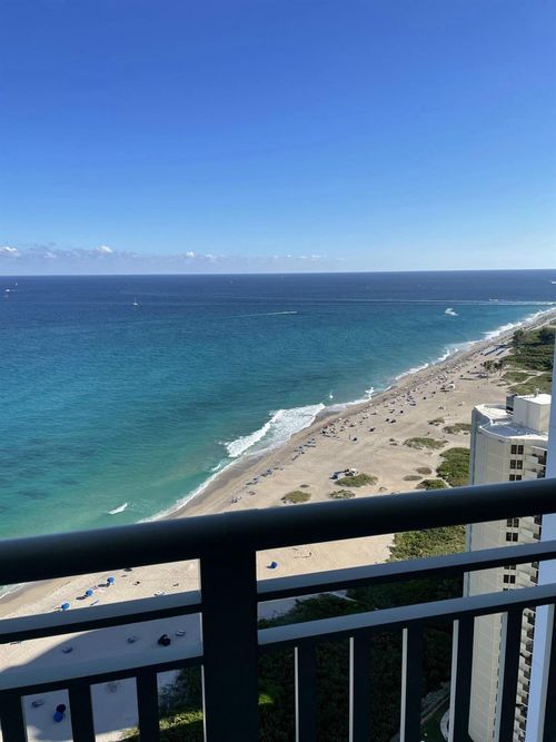 apt-36c-3000 N Ocean Dr, Riviera Beach, FL, 33404-3206 | Card Image