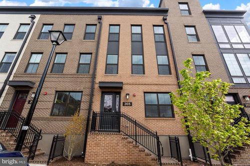 203 Montgomery St, ALEXANDRIA, VA, 22314-1513 | Card Image