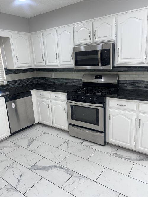1446 Pinnacle Peak Dr, Desoto, TX, 75115-2984 | Card Image