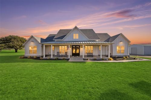 245 La Cresta Ln, Mineral Wells, TX, 76067-1261 | Card Image