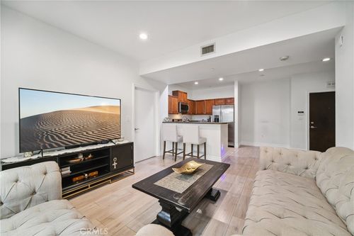 204-13951 Sherman Way, Van Nuys, CA, 91405 | Card Image