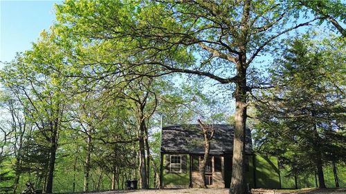 65 Hilltop Dr, Mound City, KS, 66056-6318 | Card Image