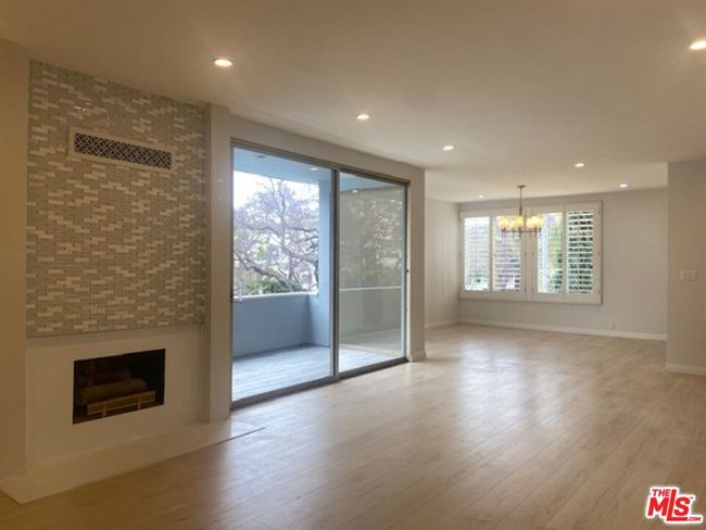 301 - 344 N Palm Dr, Condo with 2 bedrooms, 3 bathrooms and 2 parking in Beverly Hills CA | Image 6