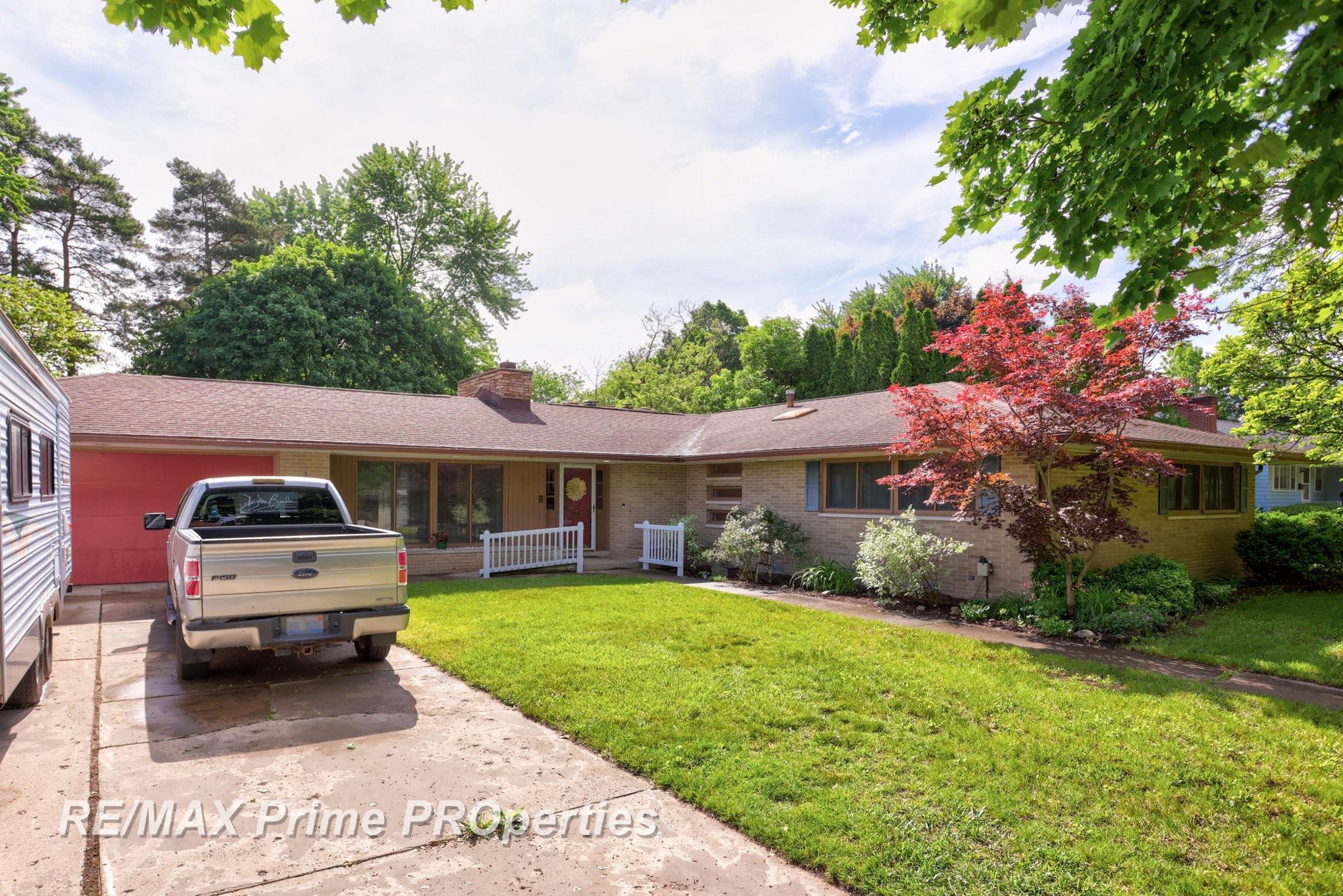 Jefferson St, Vassar, MI 48768