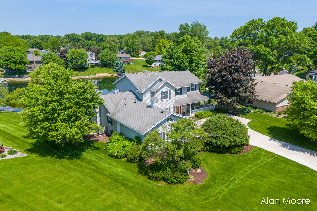 Tesoro Dr, Rockford, MI 49341