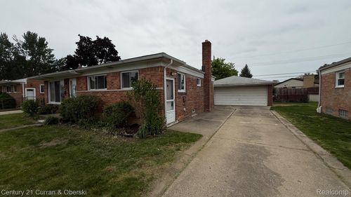 6541 Cadillac St, Garden City, MI, 48135-1668 | Card Image