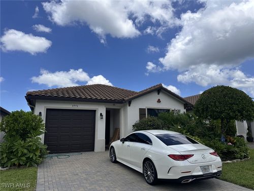 8976 Madrid Cir, NAPLES, FL, 34104-6227 | Card Image