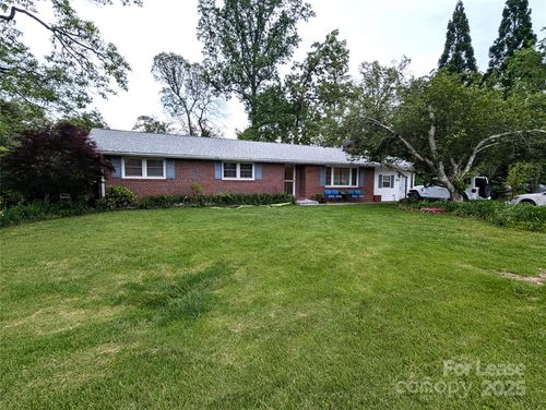 105 Balsam Rd, Hendersonville, NC, 28792-6201 | Card Image