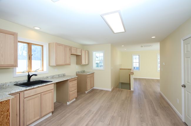 24 Burr Ave, Home with 6 bedrooms, 3 bathrooms and null parking in Middletown CT | Image 7