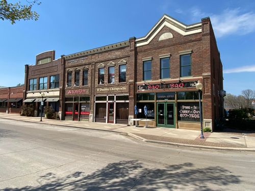 a-204-2101 W Chesterfield Boulevard, Springfield, MO, 65807 | Card Image
