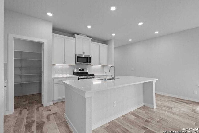 759 Fort Leonard, House other with 4 bedrooms, 3 bathrooms and null parking in San Antonio TX | Image 6