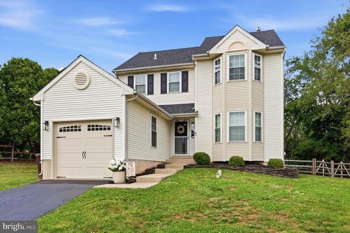 810 Elizabeth Ct, COLLEGEVILLE, PA, 19426-1761 | Card Image