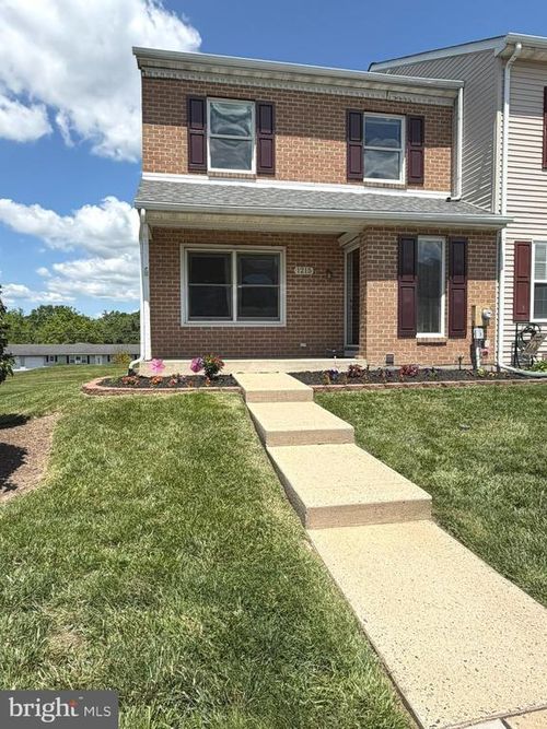 1215 Pine Ridge Dr, PERKIOMENVILLE, PA, 18074-9457 | Card Image
