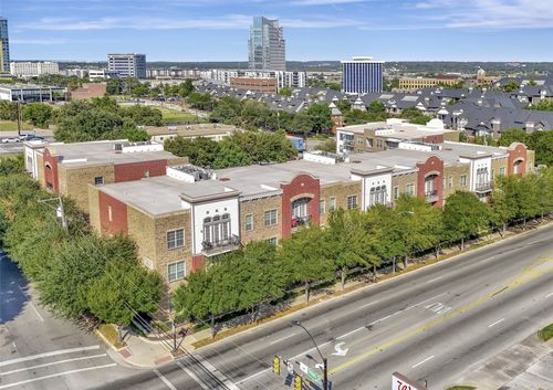 apt-1220-950 Henderson St, Fort Worth, TX, 76102-3586 | Card Image