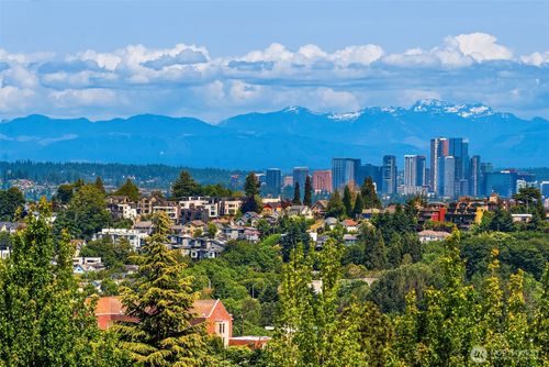 2012 14th Ave S, Seattle, WA, 98144-4206 | Card Image
