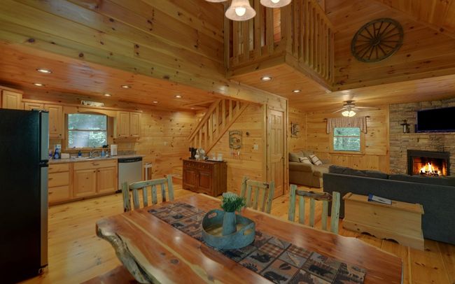890 Mountain Lake Cir, Home with 3 bedrooms, 3 bathrooms and null parking in Blue Ridge GA | Image 27