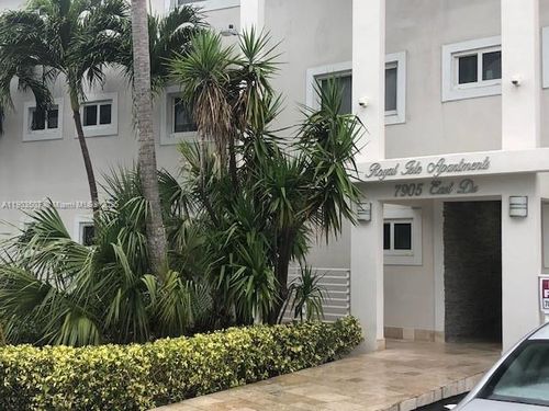 apt-10a-7905 East Dr, North Bay Village, FL, 33141-3371 | Card Image