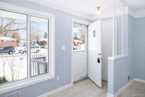 24245 Prairie Ln, Warren, MI, 48089-2107 | Card Image