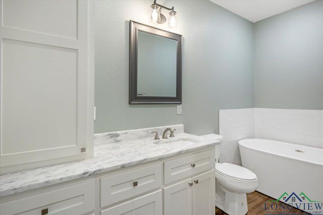 1210 Cobblestone Ct, House other with 3 bedrooms, 2 bathrooms and null parking in Carthage TX | Image 24