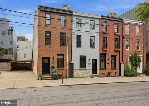 530 E Thompson St, PHILADELPHIA, PA, 19125-3310 | Card Image