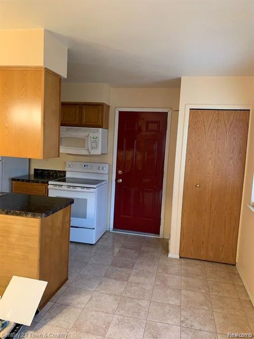 2914 Lovington Dr, Troy, MI, 48083-4478 | Card Image