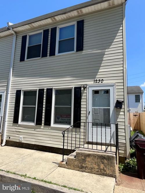 1230 Forrest St, WILMINGTON, DE, 19802-5235 | Card Image