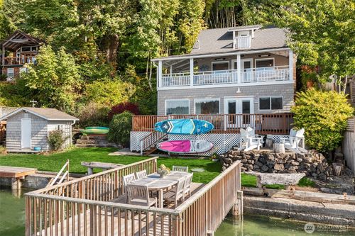 27704 Manzanita Beach Rd Sw, Vashon, WA, 98070-8918 | Card Image