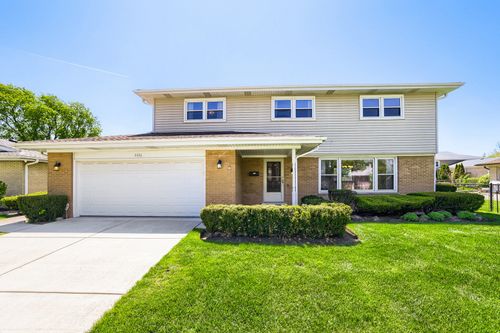 1111 W Ash Dr, Mount Prospect, IL, 60056-4106 | Card Image