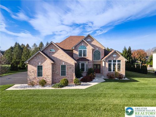 62 Surrey Dr, Palmer Twp, PA, 18045-3162 | Card Image