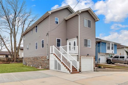 1010 California Pl, Island Park, NY, 11558-2202 | Card Image