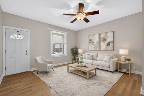 39 Willow St, Bayonne, NJ, 07002 | Card Image