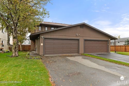3505 Alamosa Dr, Anchorage, AK, 99502-5222 | Card Image