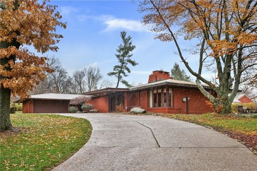 1801 Kent Rd, Upper St. Clair, PA, 15241-2117 | Card Image