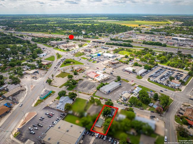 150 W Faust St, House other with 2 bedrooms, 3 bathrooms and null parking in New Braunfels TX | Image 47