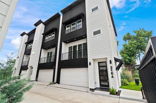c-216 E 31st 1/2 St, Houston, TX, 77018-8412 | Card Image