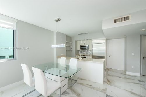 1207-55 Se 6th St, Miami, FL, 33131-2561 | Card Image