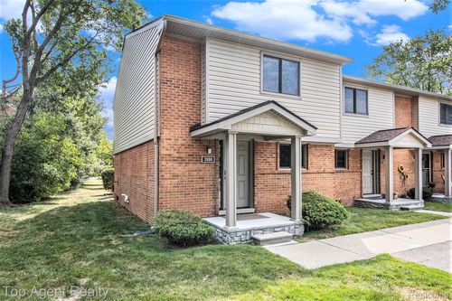 3990 Old Creek Rd, TROY, MI, 48084-1662 | Card Image