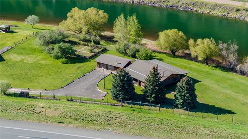 68 River Dr, Cascade, MT, 59421-8407 | Card Image