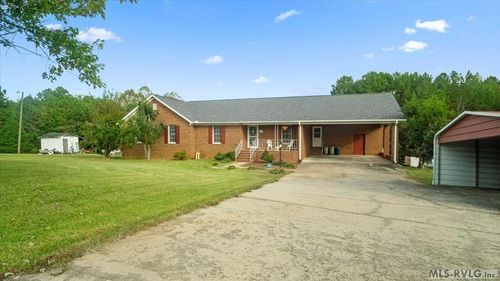 168 Country Ln, South Hill, VA, 23970-3314 | Card Image