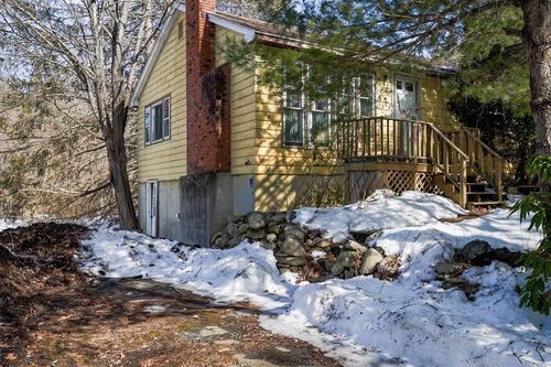 8 Old Meetinghouse Rd, Townsend, MA, 01469-1121 | Card Image