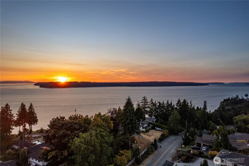 12011 Marine View Dr, Edmonds, WA, 98026-3128 | Card Image