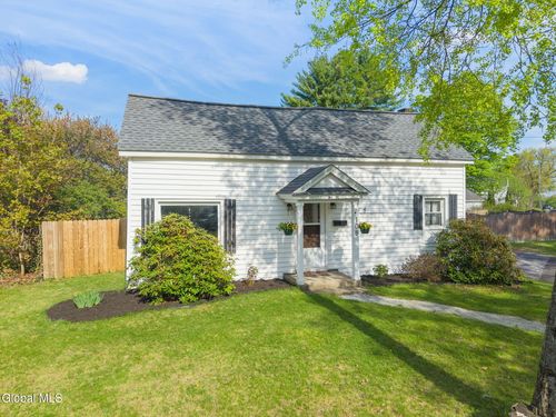 108 Middle St, Ballston Spa, NY, 12020-1052 | Card Image