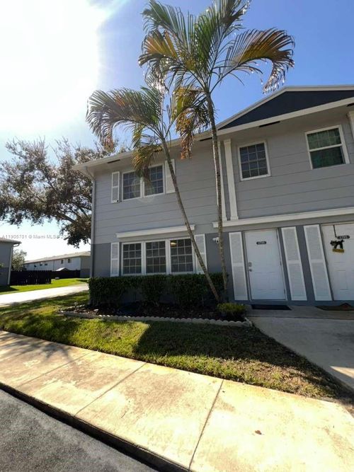 35-1799 Sw 81st Ter, Davie, FL, 33324-4606 | Card Image