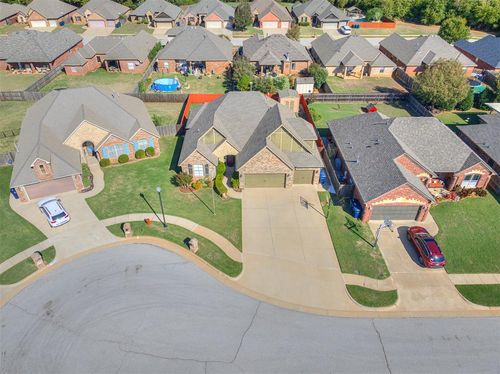 12117 Sw 13th St, Yukon, OK, 73099-7346 | Card Image