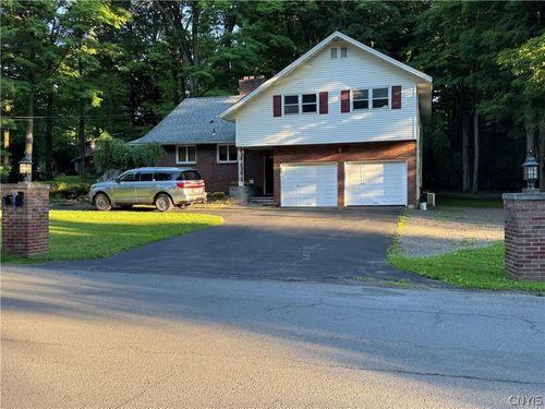 202 Windcrest Dr, Camillus, NY, 13031-1926 | Card Image